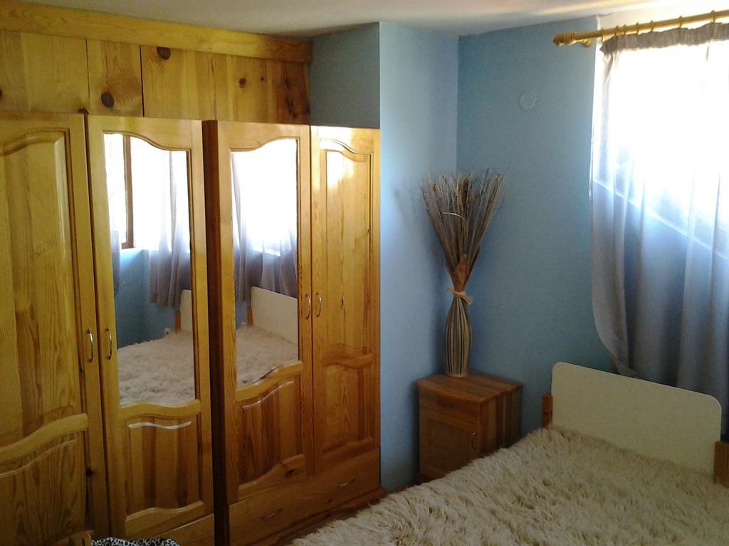 Sharkov Guest House Dolen Szoba fotó