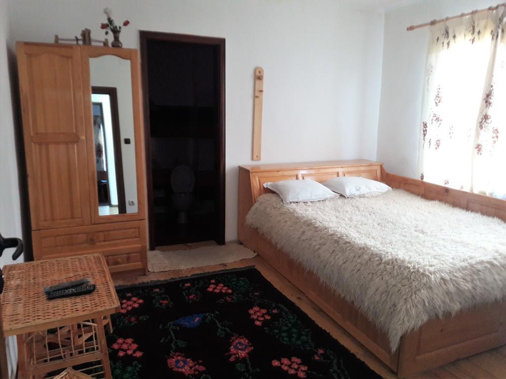 Sharkov Guest House Dolen Kültér fotó