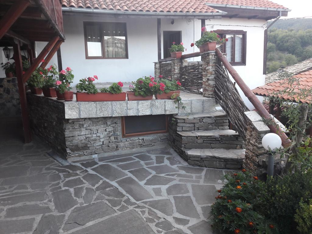 Sharkov Guest House Dolen Kültér fotó