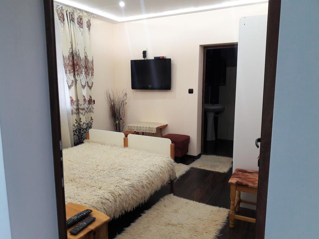 Sharkov Guest House Dolen Kültér fotó