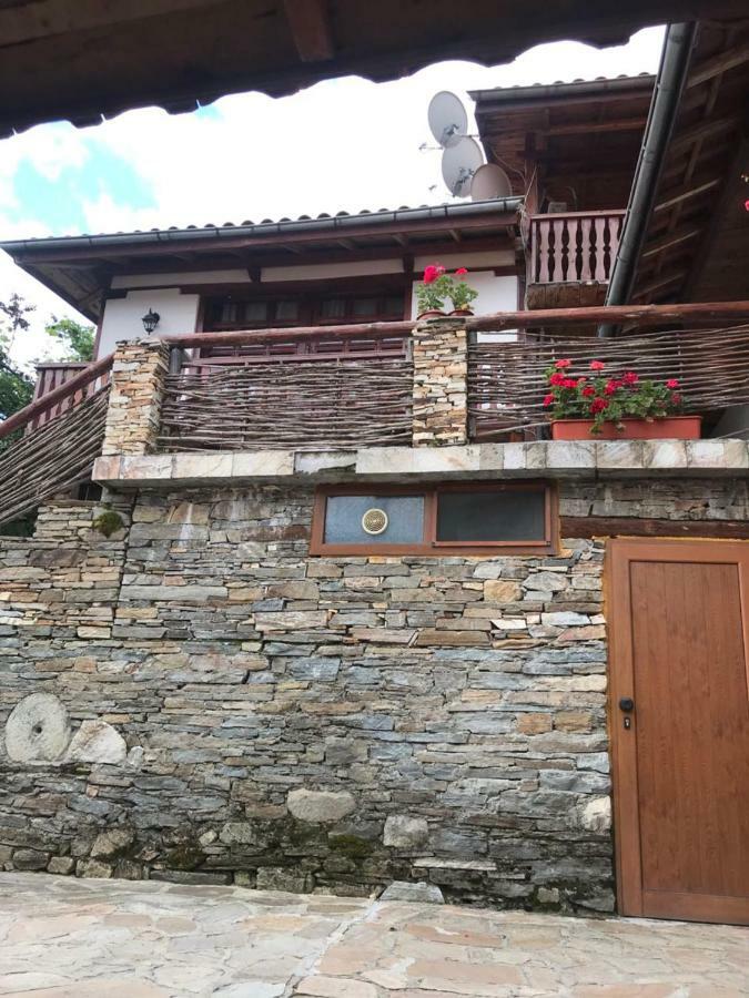 Sharkov Guest House Dolen Kültér fotó